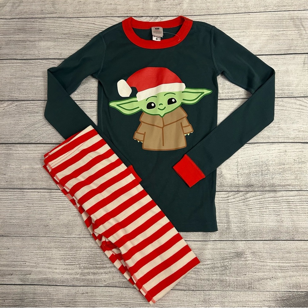 Hanna Andersson Star Wars Mandalorian holiday pajamas size 140/10